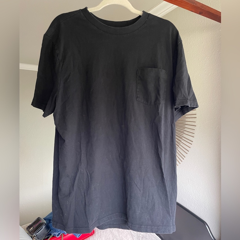 Men’s XL black standard fit GAP tee